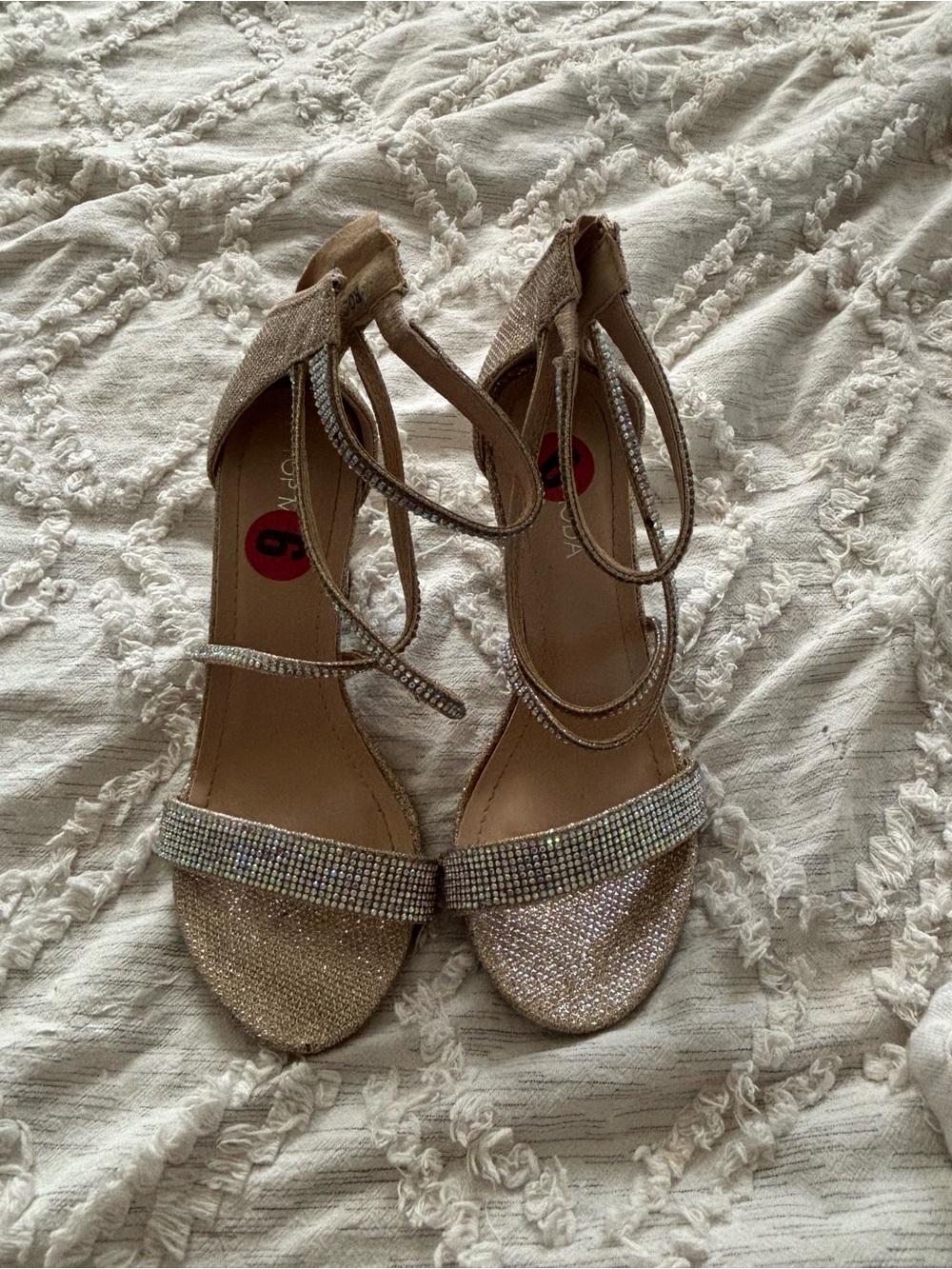 Top Moda Size 6 Rhinestone Glitter Block Heel Sandals